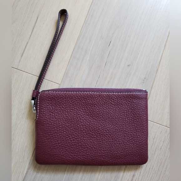 NEW Coach Wristlet - Picture 3 of 3